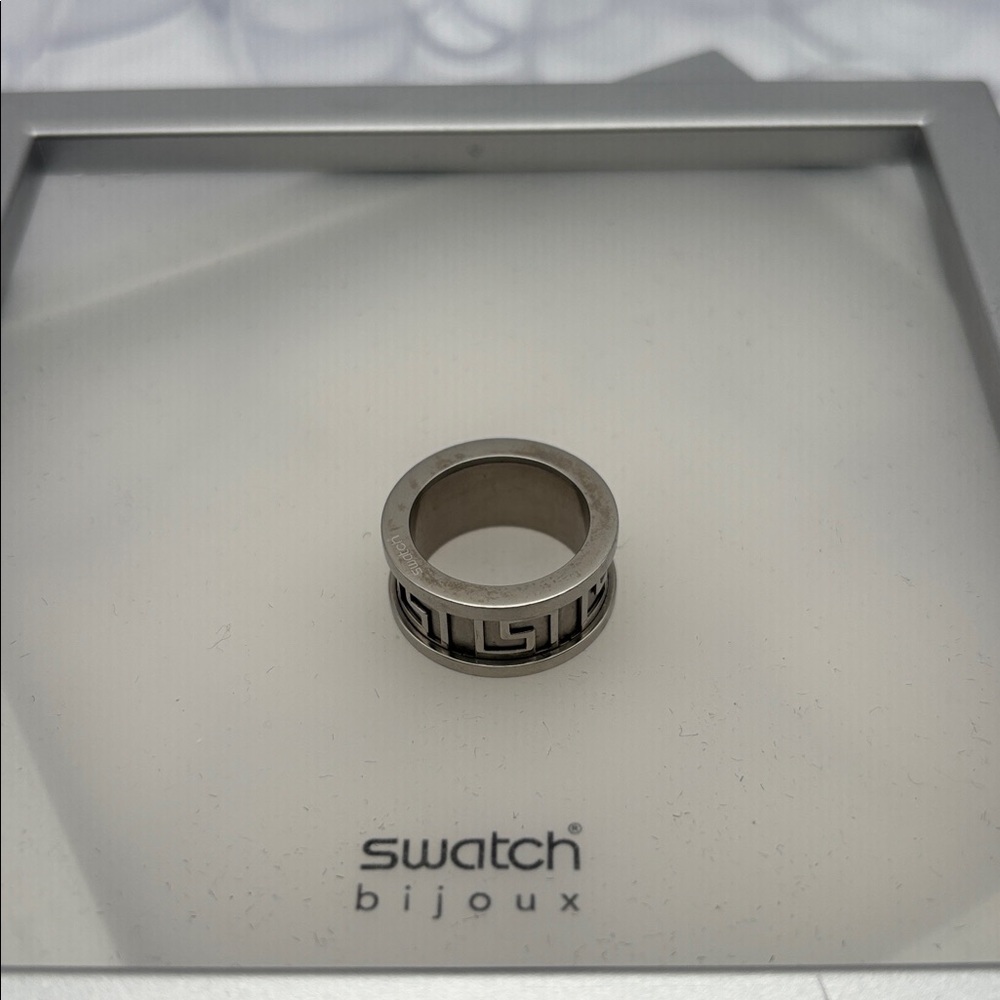 Swatch Bijoux Silver Toned Ring - size 5